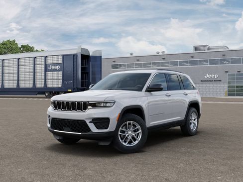 New 2025 Jeep Grand Cherokee Laredo X image 1