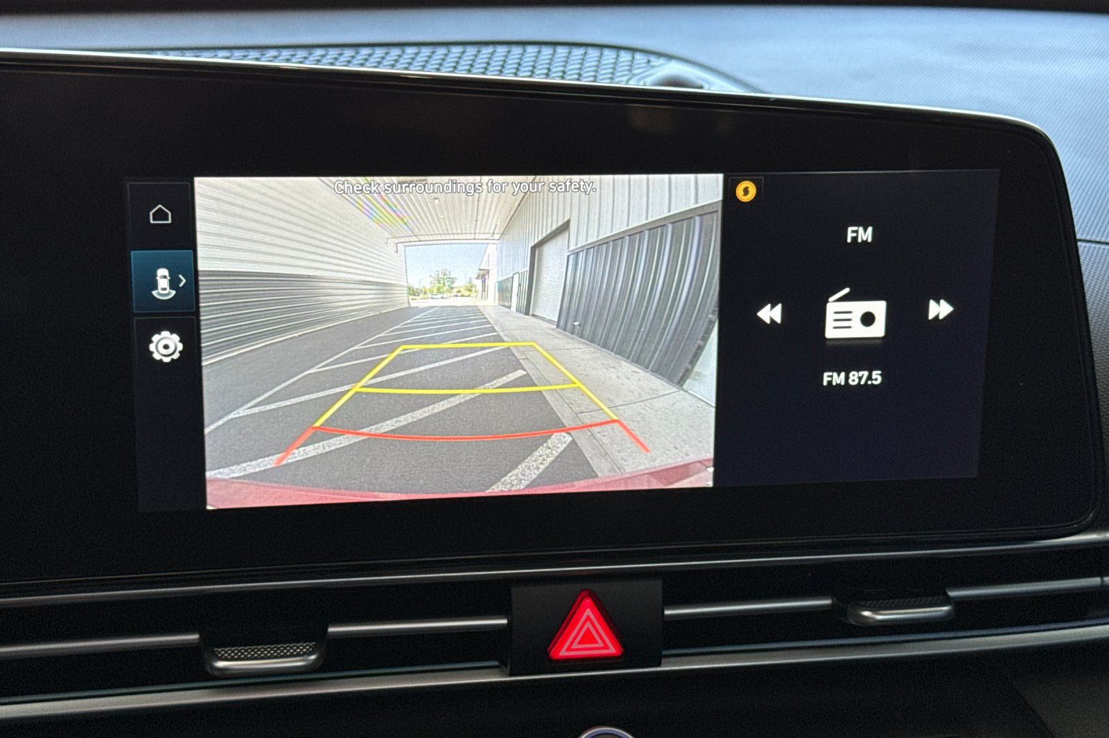 Used 2025 Hyundai Elantra Limited FWD image 21