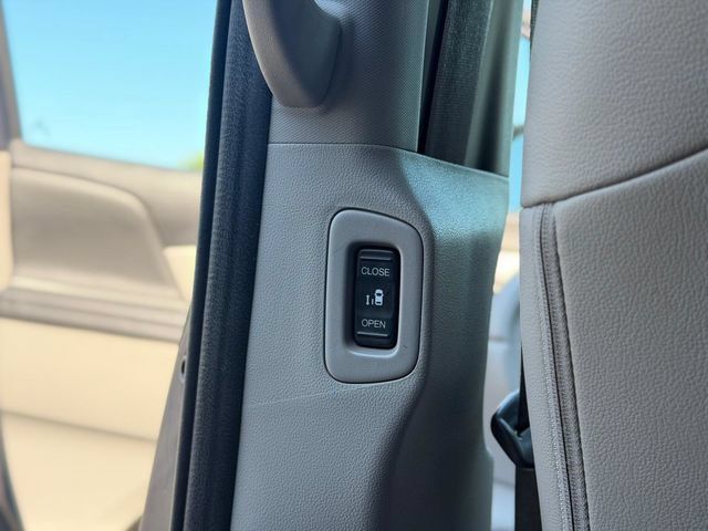 Used 2016 Honda Odyssey Touring image 11