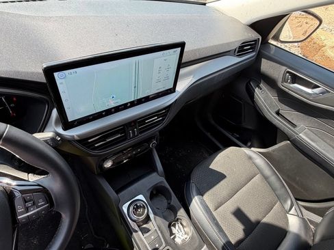 Used 2025 Ford Escape SE FWD image 18