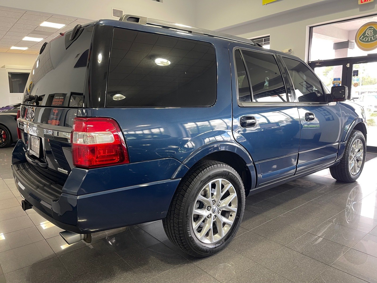 Used 2017 Ford Expedition Limited w/ Equipment Group 301A RWD image 5