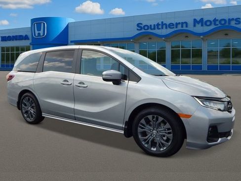 New 2026 Honda Odyssey Touring image 7