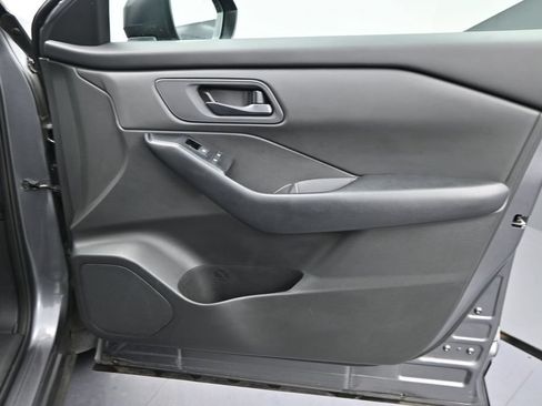 Used 2024 Nissan Rogue S FWD image 7