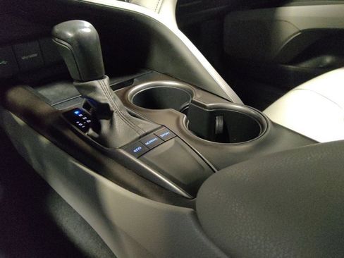 Used 2022 Toyota Camry SE image 26