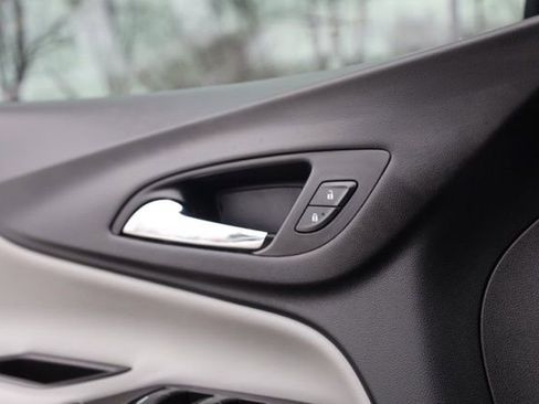 Certified 2021 Chevrolet Equinox LS w/ LS Convenience Package image 24