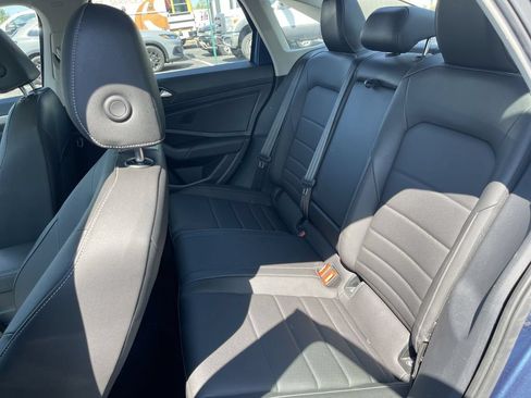 Used 2021 Volkswagen Jetta SE FWD image 8