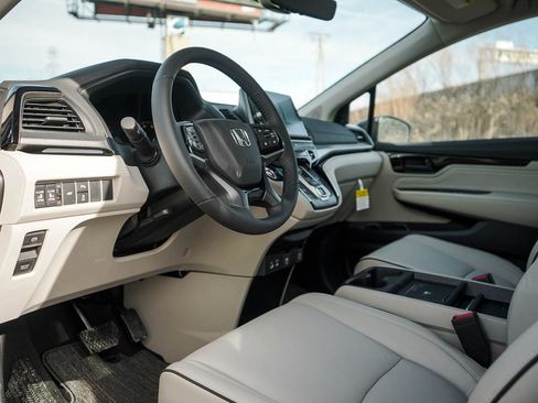 New 2026 Honda Odyssey Touring image 19