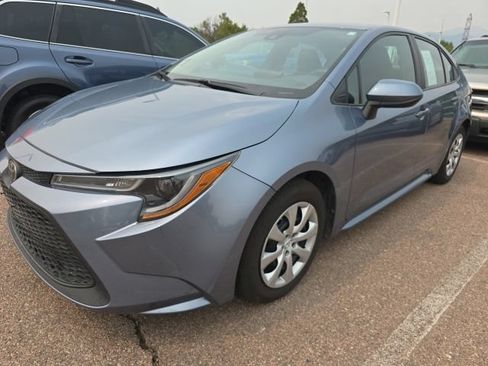 Used 2022 Toyota Corolla LE FWD image 3