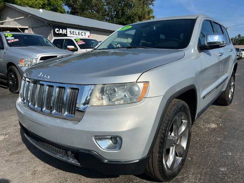 Used 2011 Jeep Grand Cherokee Limited image 2