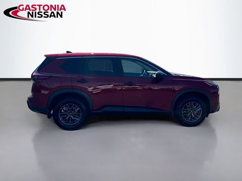 Used 2025 Nissan Rogue S FWD image 10