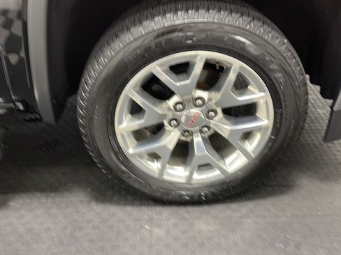 Used 2018 GMC Sierra 1500 SLT w/ SLT Premium Package AWD/4WD image 21