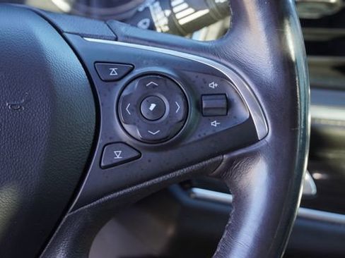 Used 2019 Buick Enclave Essence w/ LPO, Sport Appearance Package image 30