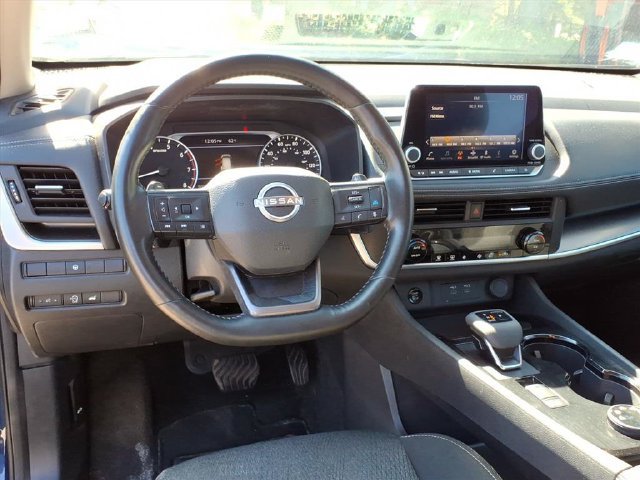 Used 2025 Nissan Rogue SV AWD/4WD image 18