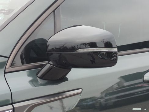 Certified 2023 Kia Sorento S w/ Panoramic Sunroof Package image 12