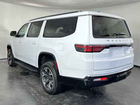 Used 2024 Jeep Wagoneer L Series III w/ Flexible Seating Group image 6