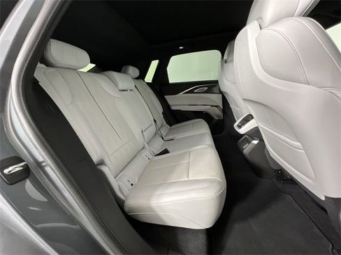 Used 2023 Cadillac Lyriq 2WD image 28