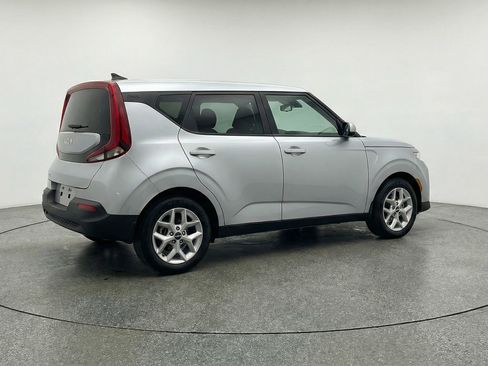 Used 2025 Kia Soul LX w/ LX Technology Package image 9