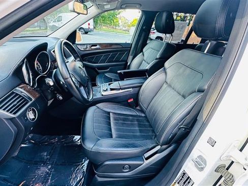 Used 2016 Mercedes-Benz GL 450 4MATIC w/ Premium I Package image 40