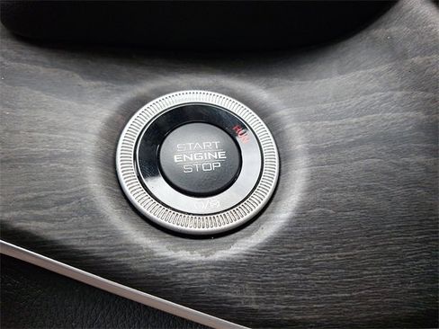 Used 2022 Jeep Grand Cherokee L Limited image 29