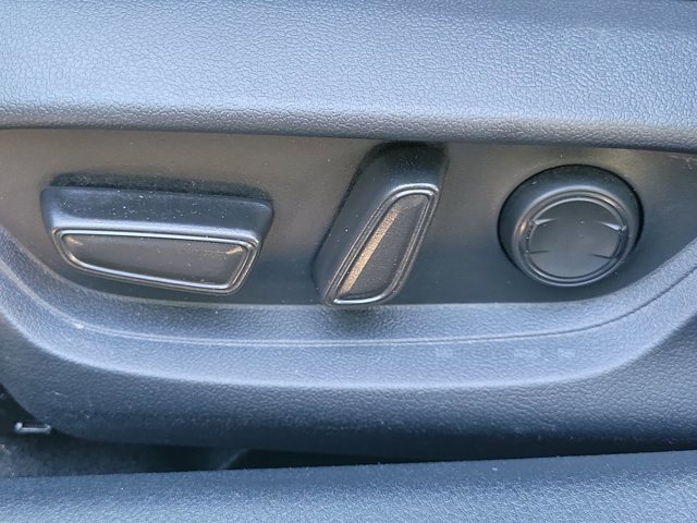 Used 2025 Toyota Camry SE FWD image 24
