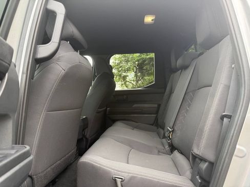 Certified 2025 Toyota Tacoma SR5 AWD/4WD image 16