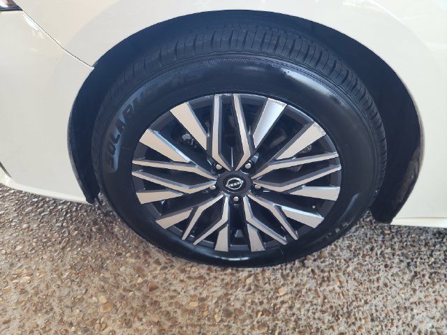 Used 2025 Nissan Altima 2.5 SV FWD image 21