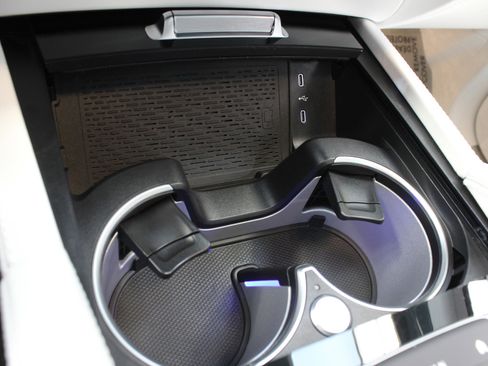 Used 2025 Mercedes-Benz Maybach GLS 600 4MATIC image 94