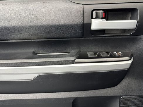 Used 2017 Toyota Tundra SR5 w/ SR5 Upgrade Package image 10