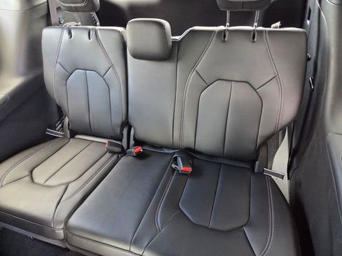 New 2026 Chrysler Pacifica Select image 6