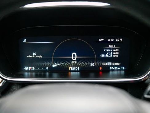 Used 2018 Lincoln Continental Select w/ Continental Climate Package FWD image 32