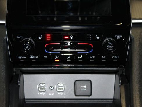 New 2025 Jeep Grand Cherokee Laredo X w/ Luxury Tech Group I image 20