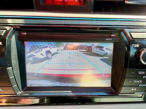 Used 2016 Toyota Corolla LE FWD image 36
