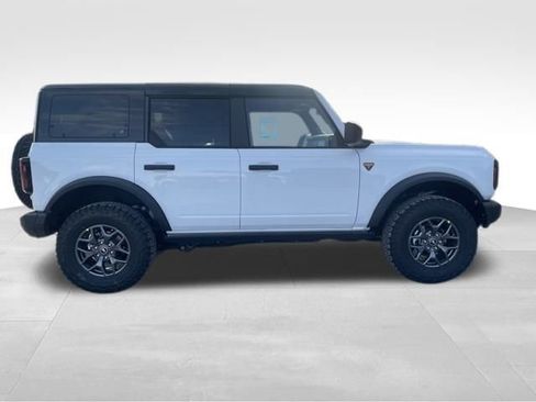 New 2025 Ford Bronco Badlands image 7