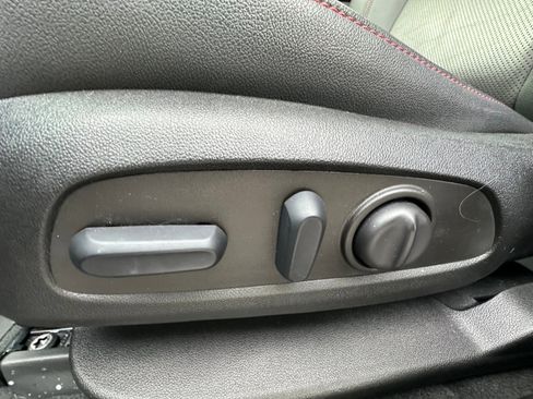 Used 2022 Chevrolet Blazer RS w/ Enhanced Convenience Package image 28