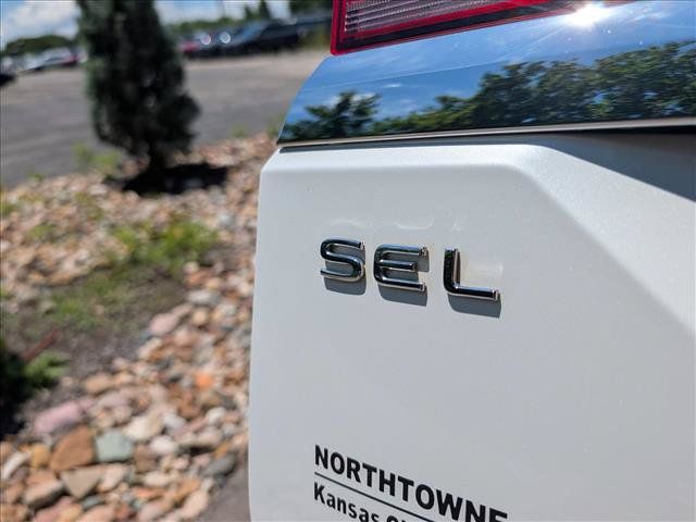 Certified 2024 Volkswagen Atlas SEL Premium R-Line AWD/4WD image 22