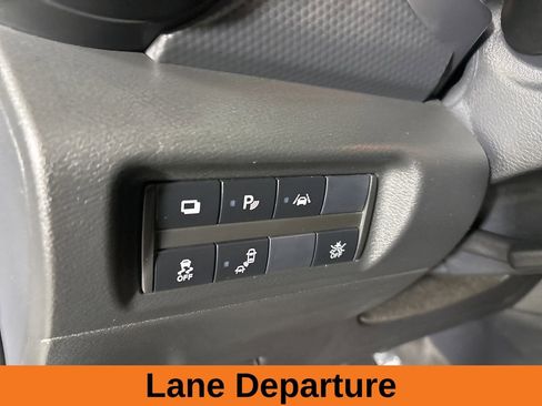 Used 2025 Nissan Kicks Play S image 9