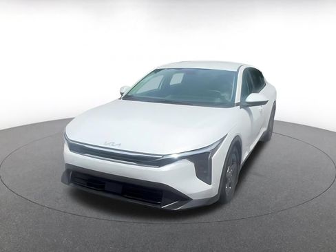 Used 2025 Kia K4 FWD image 8