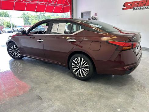 Used 2024 Nissan Altima 2.5 SV FWD image 6