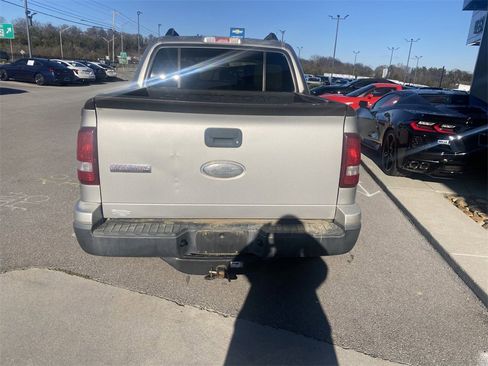 Used 2008 Ford Explorer Sport Trac XLT image 8