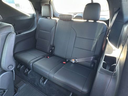 Used 2024 Chevrolet Traverse Z71 image 17
