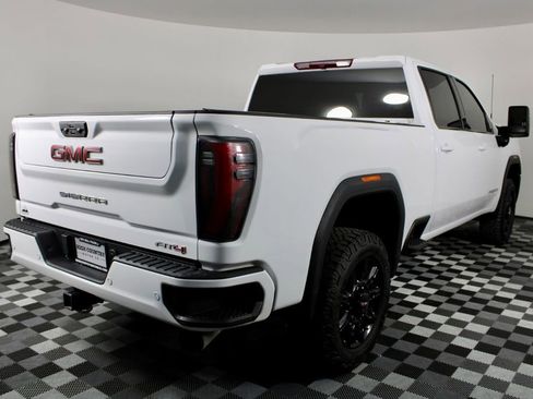 Used 2024 GMC Sierra 3500 AT4 image 10
