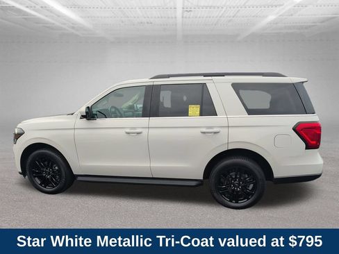 Used 2022 Ford Expedition XLT AWD/4WD image 4