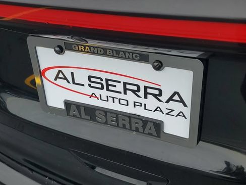 Used 2024 Chrysler Pacifica Touring-L FWD image 6