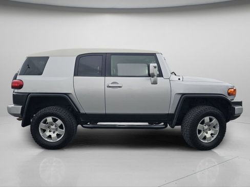 Used 2008 Toyota FJ Cruiser 4WD image 23