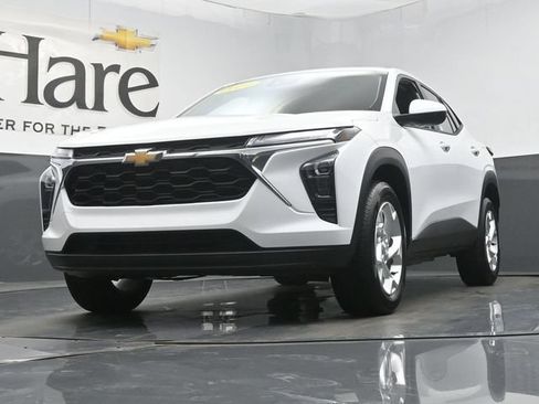 Used 2024 Chevrolet Trax LS w/ LS Convenience Package FWD image 60