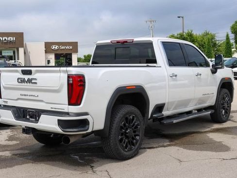 Used 2025 GMC Sierra 2500 Denali Ultimate AWD/4WD image 3