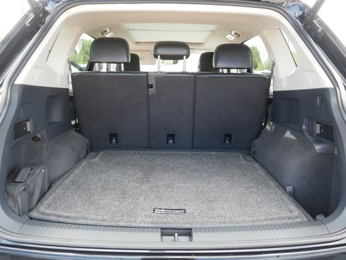 Used 2022 Volkswagen Tiguan SE w/ Panoramic Sunroof Package AWD/4WD image 18