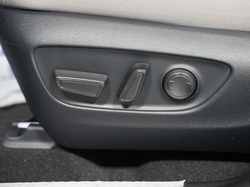 New 2025 Toyota RAV4 XLE image 33