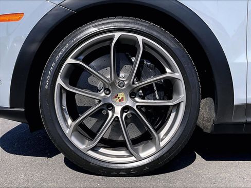 Used 2022 Porsche Cayenne Turbo GT AWD/4WD image 12