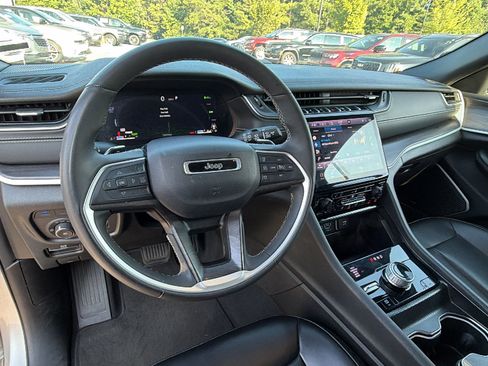 Used 2024 Jeep Grand Cherokee Limited 4xe AWD/4WD image 25